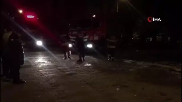 Son Dakika | Park halindeki minibüs alev aldı, 2 araç kullanılamaz hale geldi Son Dakika | Park halindeki minibüs alev aldı, 2 araç kullanılamaz hale geldi