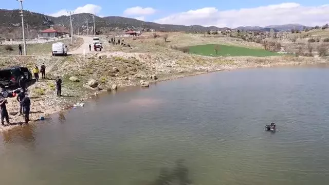 Park halindeyken el freni çekilmeyince baraja düşen kamyonetteki kadın öldü
