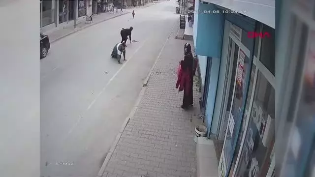 Polis, 2 kardeşi aracıyla sürükleyen şüpheliyi cep telefonu satış ilanıyla yakalamış Polis, 2 kardeşi aracıyla sürükleyen şüpheliyi cep telefonu satış ilanıyla yakalamış