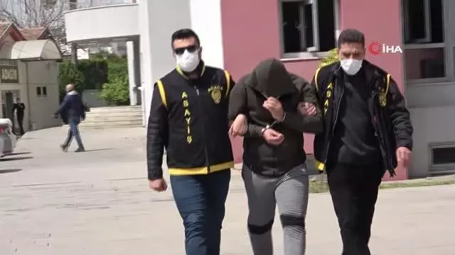 Polis kapkaç zanlısını internetten cep telefonlarını satışa koyarak yakaladı Polis kapkaç zanlısını internetten cep telefonlarını satışa koyarak yakaladı
