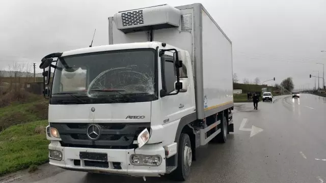 Samsun'da kamyon hafif ticari araca çarptı: 1 yaralı Samsun'da kamyon hafif ticari araca çarptı: 1 yaralı