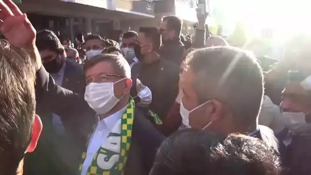 ŞANLIURFA - Gelecek Partisi Genel Başkanı Davutoğlu, Birecik'te parti binası açılışına katıldı ŞANLIURFA - Gelecek Partisi Genel Başkanı Davutoğlu, Birecik'te parti binası açılışına katıldı