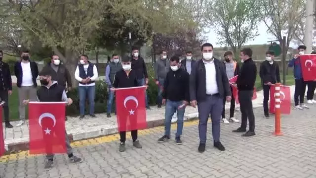 Sarıgöl'de AK Parti'li gençler, Polis Haftası'nı kutladı Sarıgöl'de AK Parti'li gençler, Polis Haftası'nı kutladı