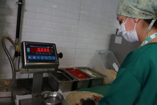 Şırnak'ın tek kadın döner ustası Şırnak'ın tek kadın döner ustası