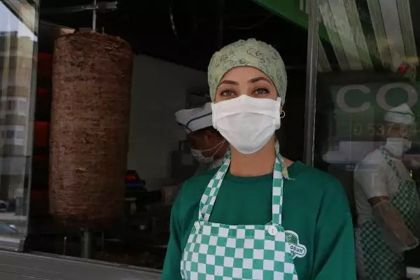 Şırnak'ın tek kadın döner ustası Şırnak'ın tek kadın döner ustası