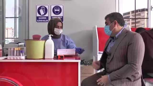 (TEKRAR) DİYARBAKIR - Türk Kızılay, vatandaşları ramazanda kan bağışına davet ediyor (TEKRAR) DİYARBAKIR - Türk Kızılay, vatandaşları ramazanda kan bağışına davet ediyor