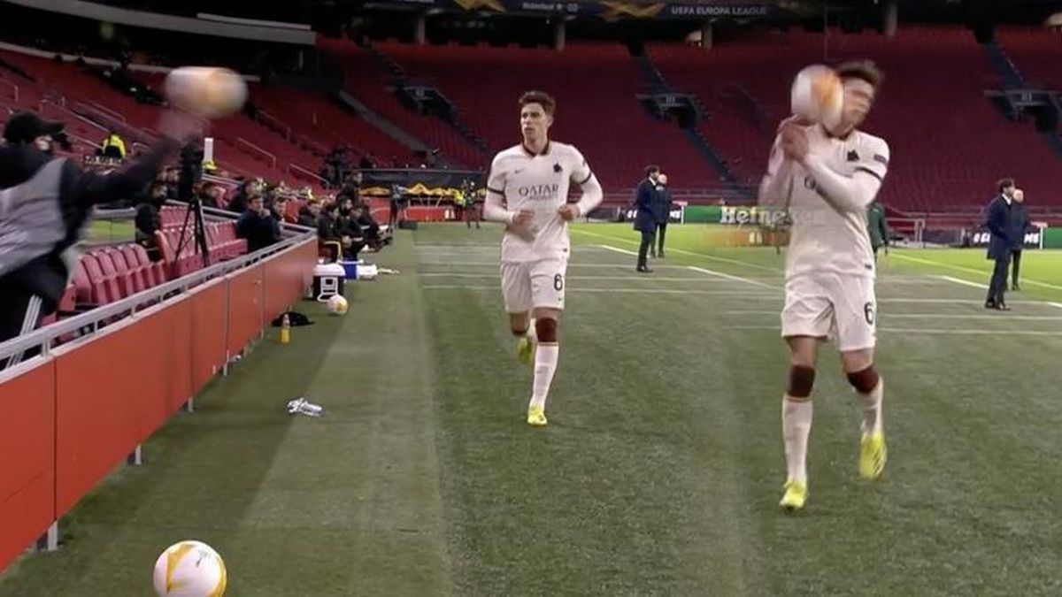 Roma maçına damga vuran olay! Top toplayıcı çocuk, yıldız futbolcunun yüzüne top fırlattı