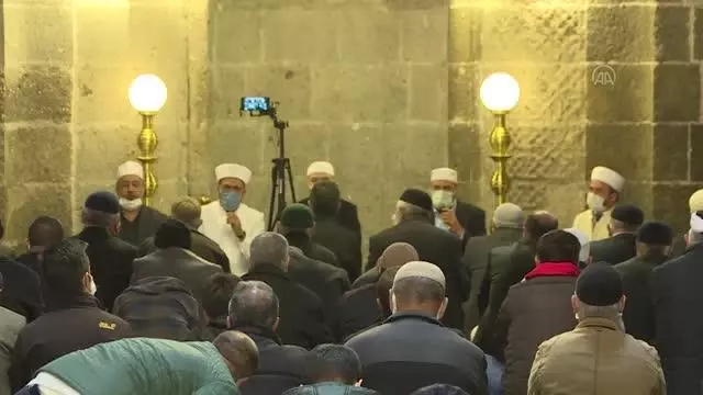 Türk Polis Teşkilatının 176. kuruluş yıl dönümü etkinliklerle kutlanıyor Türk Polis Teşkilatının 176. kuruluş yıl dönümü etkinliklerle kutlanıyor