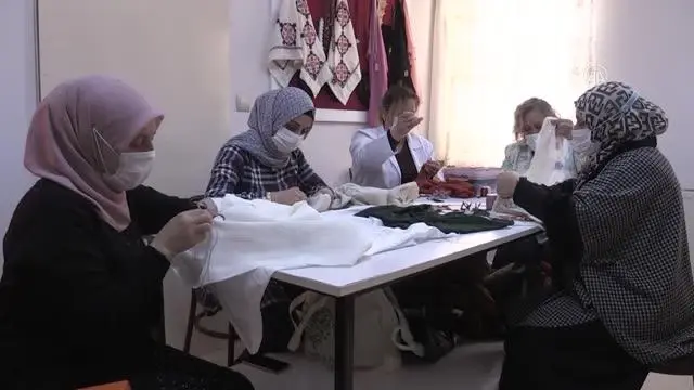 Son dakika haberi! Yangında çeyizlerini kaybeden gençlerin yüzünü Halk Eğitim kursiyerleri güldürdü Son dakika haberi! Yangında çeyizlerini kaybeden gençlerin yüzünü Halk Eğitim kursiyerleri güldürdü