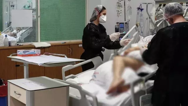 Yoğun bakımdaki son durum görüntülendi! İmza verip serviste ölmeyi göze alan bile var Yoğun bakımdaki son durum görüntülendi! İmza verip serviste ölmeyi göze alan bile var
