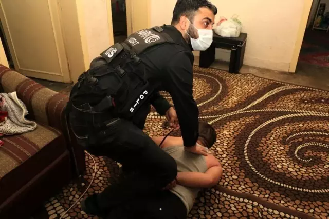 Son dakika haber: Yozgat'ta eş zamanlı uyuşturucu operasyonu: 23 gözaltı Son dakika haber: Yozgat'ta eş zamanlı uyuşturucu operasyonu: 23 gözaltı