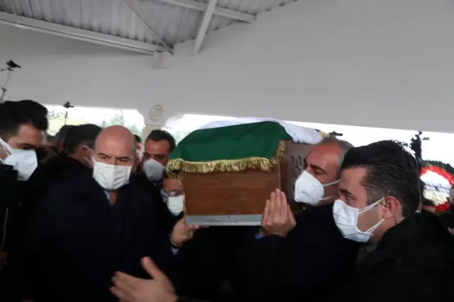 Son dakika haberleri: Adalet Bakanı Gül'ün annesi son yolculuğuna uğurlandı Son dakika haberleri: Adalet Bakanı Gül'ün annesi son yolculuğuna uğurlandı