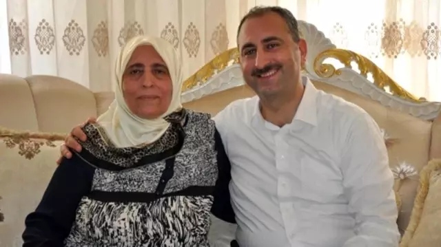 Son dakika haberleri: Adalet Bakanı Gül'ün annesi son yolculuğuna uğurlandı Son dakika haberleri: Adalet Bakanı Gül'ün annesi son yolculuğuna uğurlandı