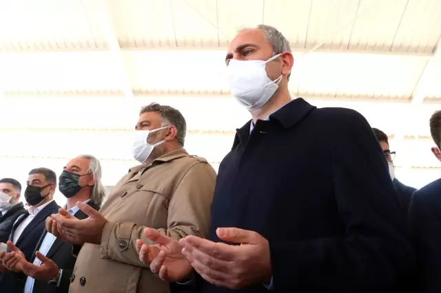 Son dakika haberleri: Adalet Bakanı Gül'ün annesi son yolculuğuna uğurlandı Son dakika haberleri: Adalet Bakanı Gül'ün annesi son yolculuğuna uğurlandı