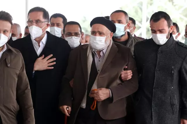 Son dakika haberleri: Adalet Bakanı Gül'ün annesi son yolculuğuna uğurlandı Son dakika haberleri: Adalet Bakanı Gül'ün annesi son yolculuğuna uğurlandı
