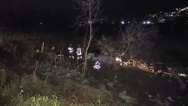 Ağaca çarpan pikabın sürücüsü öldü Ağaca çarpan pikabın sürücüsü öldü