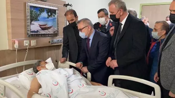 NİĞDE KAZA GEÇİREN AK PARTİ GAZİANTEP MİLLETVEKİLİ ALİ ŞAHİN'İN KOLU ALÇIYA ALINDI NİĞDE KAZA GEÇİREN AK PARTİ GAZİANTEP MİLLETVEKİLİ ALİ ŞAHİN'İN KOLU ALÇIYA ALINDI