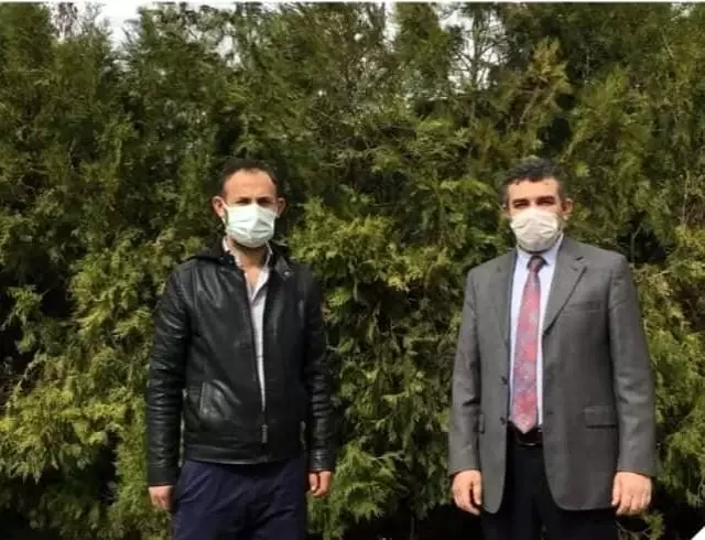 Altıntaş'taki üreticilere 'Yağlık ayçiçeği tohumu' dağıtıldı Altıntaş'taki üreticilere 'Yağlık ayçiçeği tohumu' dağıtıldı