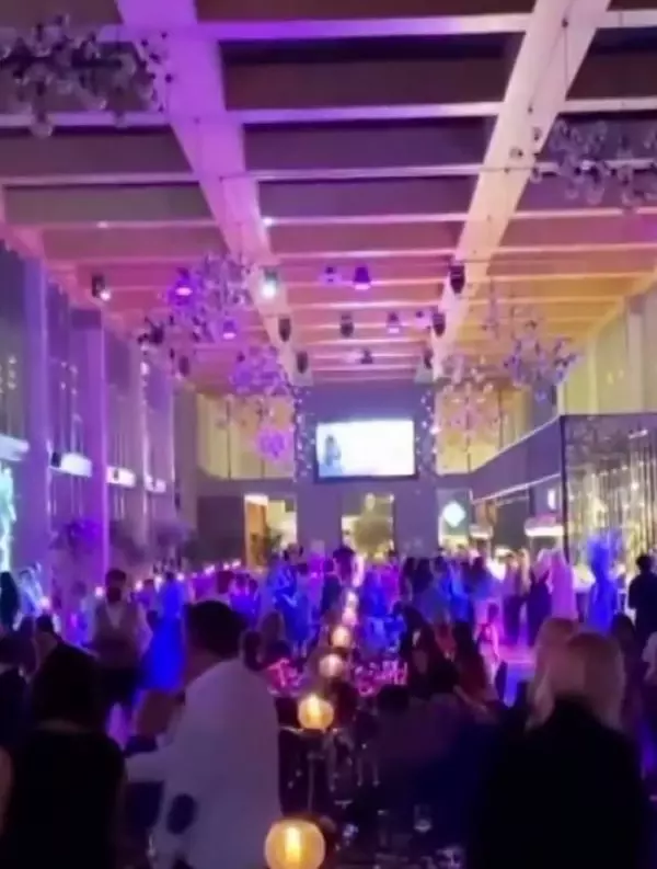 Son dakika haberleri: Antalya'da, 5 yıldızlı otelde koronavirüse rağmen gala gecesi Son dakika haberleri: Antalya'da, 5 yıldızlı otelde koronavirüse rağmen gala gecesi