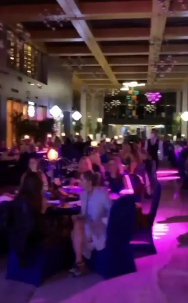 Son dakika haberleri: Antalya'da, 5 yıldızlı otelde koronavirüse rağmen gala gecesi Son dakika haberleri: Antalya'da, 5 yıldızlı otelde koronavirüse rağmen gala gecesi