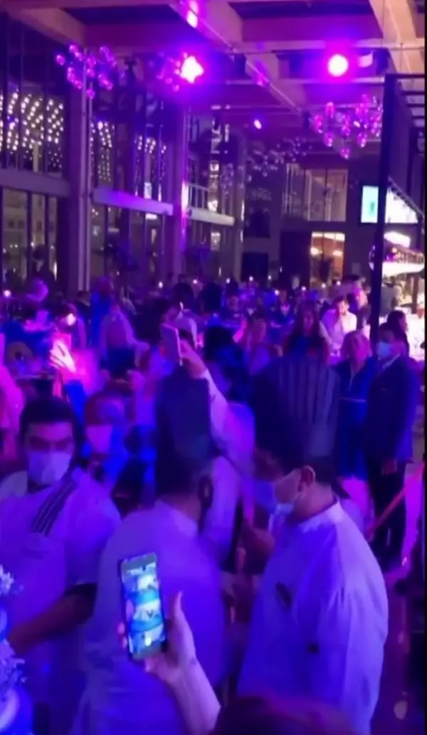 Son dakika haberleri: Antalya'da, 5 yıldızlı otelde koronavirüse rağmen gala gecesi Son dakika haberleri: Antalya'da, 5 yıldızlı otelde koronavirüse rağmen gala gecesi