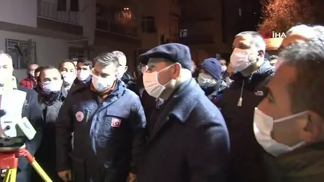 Bakan Soylu ve Vali Şahin Ankara'da Açelya apartmanı yıkım çalışmalarını inceledi Bakan Soylu ve Vali Şahin Ankara'da Açelya apartmanı yıkım çalışmalarını inceledi
