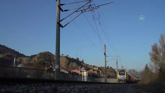 Son dakika haberi... Bakü-Tiflis-Kars Demir Yolu'nda taşınan yük yılın ilk çeyreğinde katlanarak 155 bin tona yükseldi