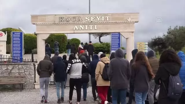 BALIKESİR - Türkiye'yi karış karış gezen gençler, 'Yarın Çok Genç Olacak' projesiyle hayallerine sımsıkı sarılıyor BALIKESİR - Türkiye'yi karış karış gezen gençler, 'Yarın Çok Genç Olacak' projesiyle hayallerine sımsıkı sarılıyor