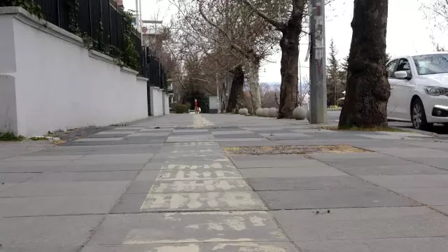 Başkentte pandemi kısıtlamalarıyla beraber sokaklar yine boş kaldı Başkentte pandemi kısıtlamalarıyla beraber sokaklar yine boş kaldı