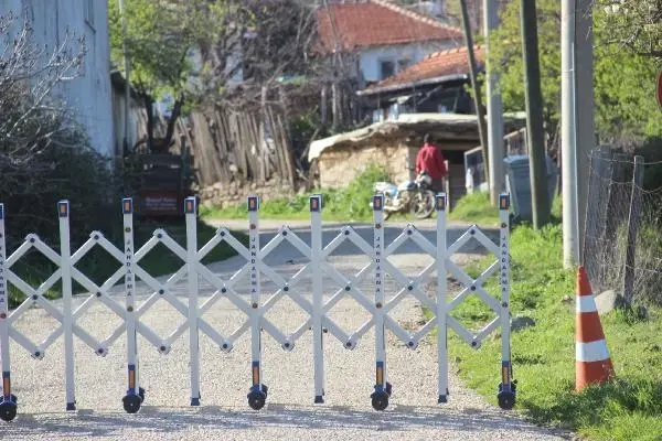 ÇANAKKALE BAYRAMİÇ'TE 1 KÖY KARANTİNAYA ALINDI ÇANAKKALE BAYRAMİÇ'TE 1 KÖY KARANTİNAYA ALINDI