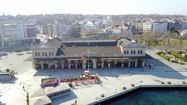 Bir çok ünlü isim yetişmişti... Konservatuvar öğrencilerinden tarihi binadan taşınma kararına tepki Bir çok ünlü isim yetişmişti... Konservatuvar öğrencilerinden tarihi binadan taşınma kararına tepki