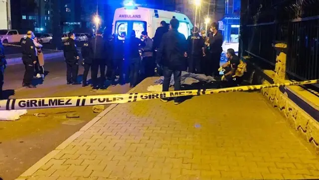 Bunalıma giren genç, 10'uncu kattan atlayarak intihar etti Bunalıma giren genç, 10'uncu kattan atlayarak intihar etti