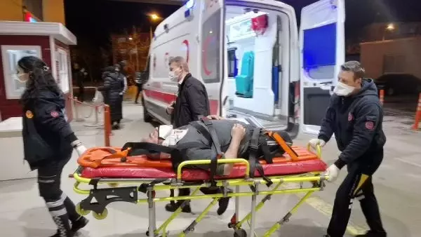 Bursa'da, 3 aracın karıştığı kazada engelli sürücü yaralandı Bursa'da, 3 aracın karıştığı kazada engelli sürücü yaralandı