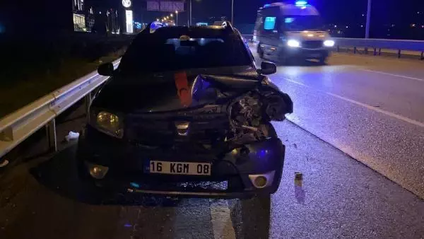 Bursa'da, 3 aracın karıştığı kazada engelli sürücü yaralandı Bursa'da, 3 aracın karıştığı kazada engelli sürücü yaralandı