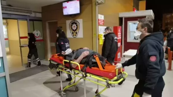 Bursa'da, 3 aracın karıştığı kazada engelli sürücü yaralandı Bursa'da, 3 aracın karıştığı kazada engelli sürücü yaralandı