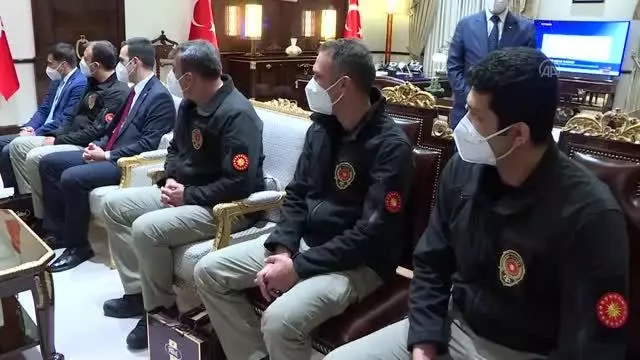 Cumhurbaşkanı Yardımcısı Oktay, Polis Teşkilatının 176. yılı dolayısıyla koruma polisleriyle bir araya geldi Cumhurbaşkanı Yardımcısı Oktay, Polis Teşkilatının 176. yılı dolayısıyla koruma polisleriyle bir araya geldi