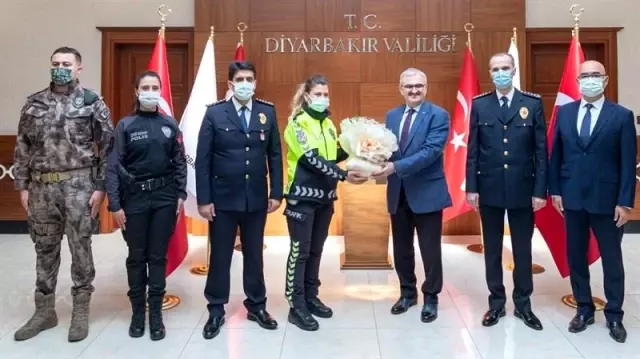 Diyarbakır'da Polis Haftası kutlandı Diyarbakır'da Polis Haftası kutlandı