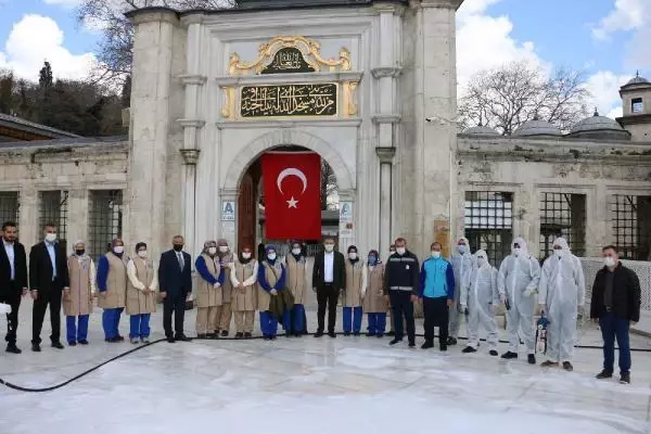 EYÜPSULTAN CAMİİ, RAMAZAN ÖNCESİ GÜL SUYUYLA YIKANDI EYÜPSULTAN CAMİİ, RAMAZAN ÖNCESİ GÜL SUYUYLA YIKANDI