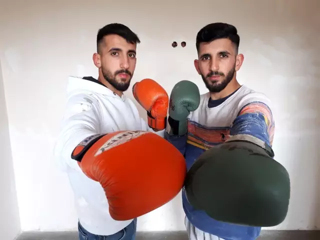 İkiz milli sporcular sabah inşaatta, akşam antrenmanda İkiz milli sporcular sabah inşaatta, akşam antrenmanda