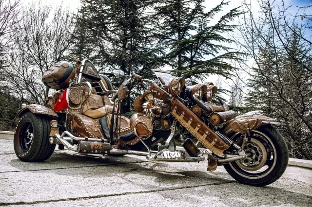 İlginç tasarımıyla dikkat çeken bu motosikletin dünyada eşi benzeri yok İlginç tasarımıyla dikkat çeken bu motosikletin dünyada eşi benzeri yok