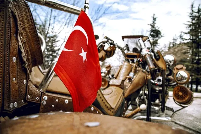 İlginç tasarımıyla dikkat çeken bu motosikletin dünyada eşi benzeri yok İlginç tasarımıyla dikkat çeken bu motosikletin dünyada eşi benzeri yok