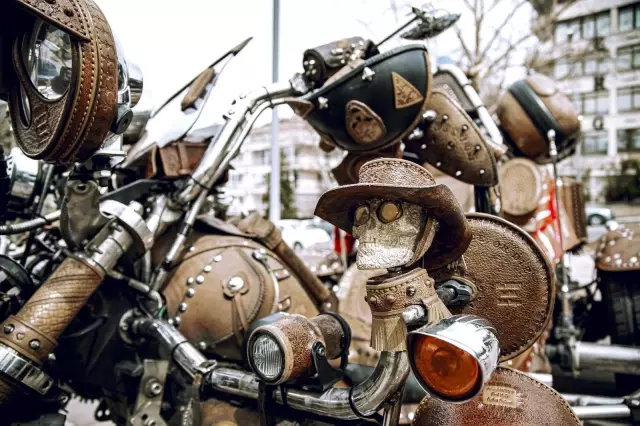 İlginç tasarımıyla dikkat çeken bu motosikletin dünyada eşi benzeri yok İlginç tasarımıyla dikkat çeken bu motosikletin dünyada eşi benzeri yok