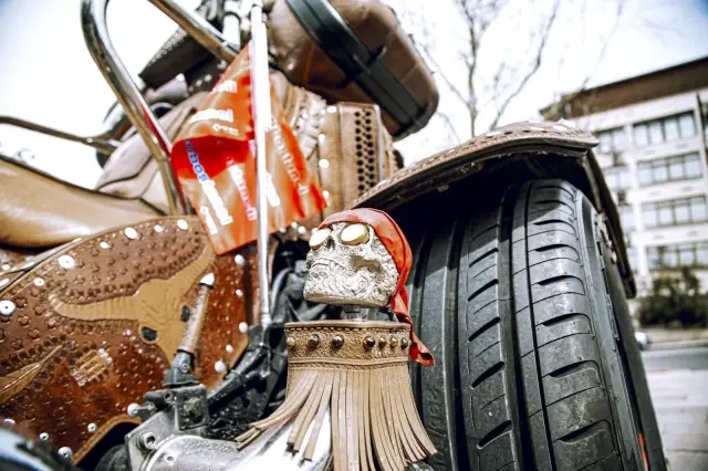 İlginç tasarımıyla dikkat çeken bu motosikletin dünyada eşi benzeri yok İlginç tasarımıyla dikkat çeken bu motosikletin dünyada eşi benzeri yok