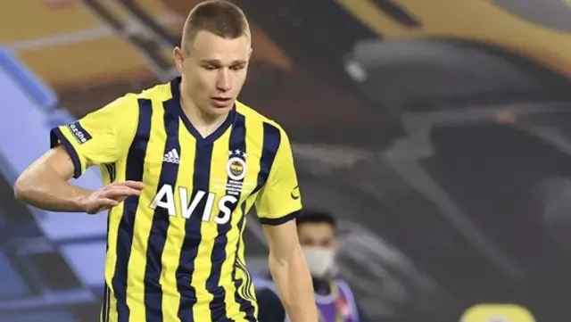 İngiliz basını, Leicester'ın Atilla Szalai için Fenerbahçe'ye teklif yaptığını duyurdu İngiliz basını, Leicester'ın Atilla Szalai için Fenerbahçe'ye teklif yaptığını duyurdu