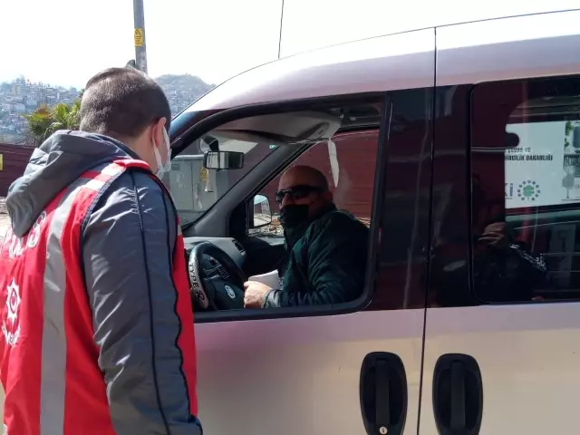 İzin belgesi olmayanlar geri gönderiliyor İzin belgesi olmayanlar geri gönderiliyor