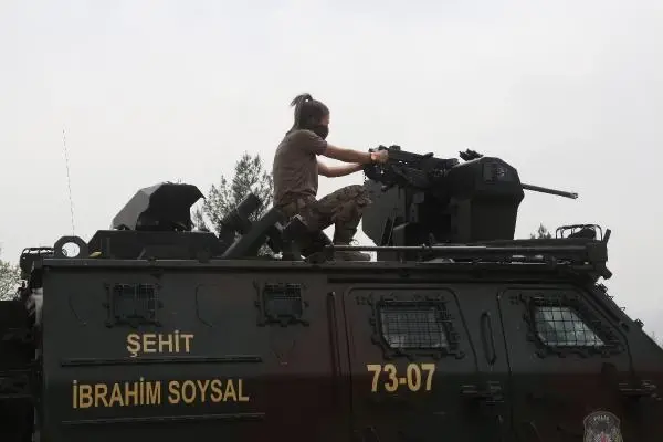 Son dakika haberi! Kadın özel harekat ekiplerinin operasyon anını DHA görüntüledi Son dakika haberi! Kadın özel harekat ekiplerinin operasyon anını DHA görüntüledi
