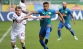 Karadeniz derbisinde kazanan çıkmadı! Trabzonspor, deplasmanda Çaykur Rizespor'la 0-0 berabere kaldı Karadeniz derbisinde kazanan çıkmadı! Trabzonspor, deplasmanda Çaykur Rizespor'la 0-0 berabere kaldı