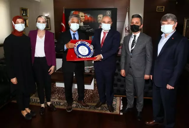 Keçiören Belediye Başkanı Altınok'a hastanelerden teşekkür Keçiören Belediye Başkanı Altınok'a hastanelerden teşekkür