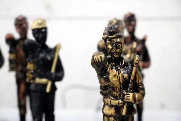 Kömürlükte madenci bibloları yapıyorlar