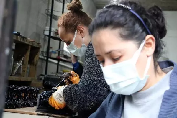 Kömürlükte madenci bibloları yapıyorlar